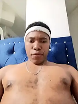 Snapshot of man_black_hot24 chatting on April 23, 2:24 am man black hot24 online show from April 23, 2:24 am