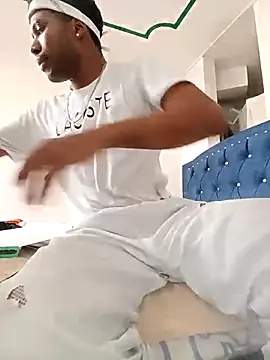 Snapshot of man_black_hot24 chatting on April 27, 9:57 pm man black hot24 online show from April 27, 9:57 pm