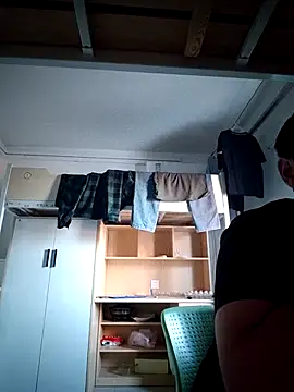 Koma001 online show from November 24, 8:25 am