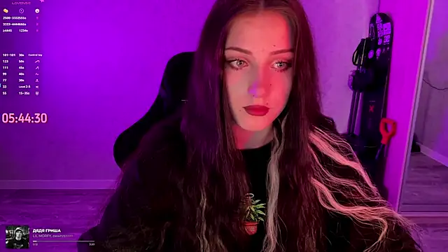 Meowluly online show from April 20, 9:27 pm