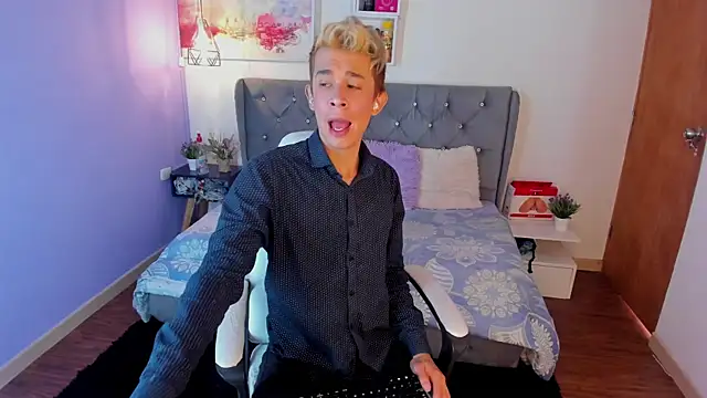 Juaan Diick online show from December 17, 2:45 pm