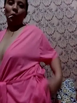 Snapshot of sexymaxine15 chatting on November 27, 5:37 pm sexymaxine15 online show from November 27, 5:37 pm