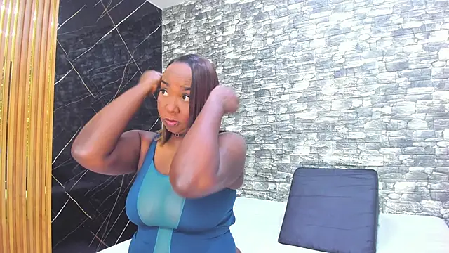 ZoeCollin online show from December 5, 3:15 am