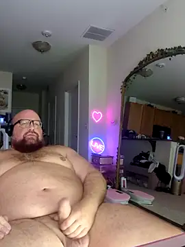 Snapshot of BigBearforCuddles chatting on April 21, 11:40 pm BigBearforCuddles online show from April 21, 11:40 pm