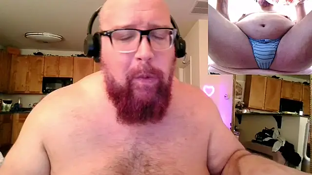 Snapshot of BigBearforCuddles chatting on April 23, 11:18 pm BigBearforCuddles online show from April 23, 11:18 pm