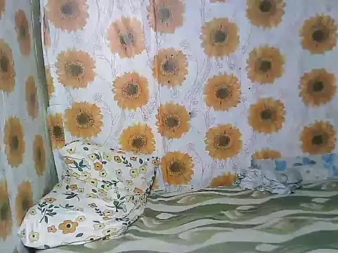 Smilinglovely online show from March 28, 7:02 pm