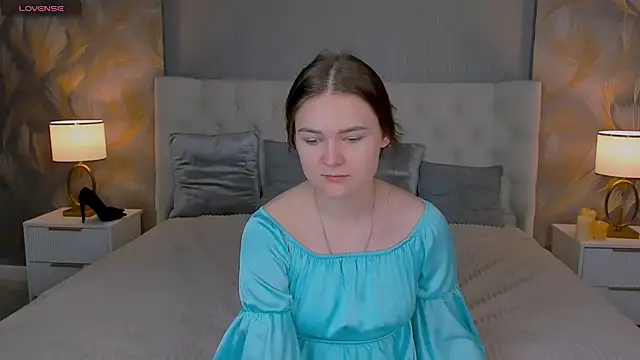 GLORIA BLOOM online show from November 30, 8:46 pm