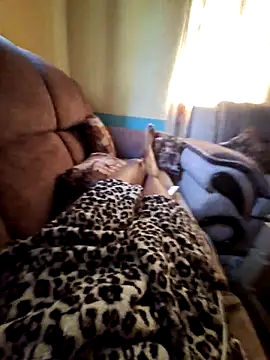 Snapshot of LIMAKATS0 chatting on November 29, 8:17 am LIMAKATS0 online show from November 29, 8:17 am