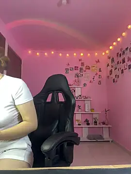 Davne  online show from March 8, 8:01 pm