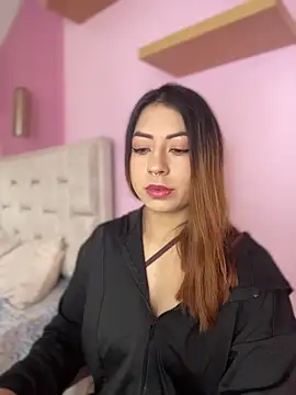 Snapshot of MaddieHunter chatting on November 26, 1:23 pm MaddieHunter online show from November 26, 1:23 pm