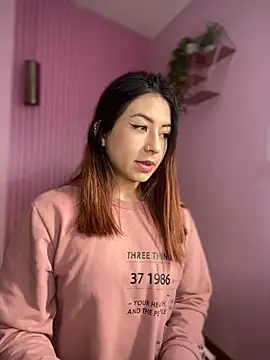 Snapshot of MaddieHunter chatting on November 28, 1:14 pm MaddieHunter online show from November 28, 1:14 pm