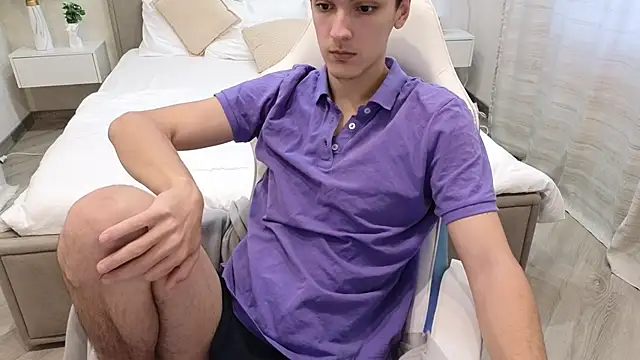 MoonlinSkinn online show from December 3, 8:00 am