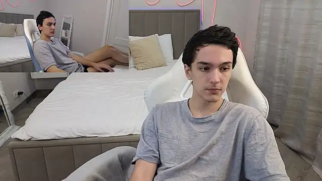 MoonlinSkinn online show from January 18, 1:09 am