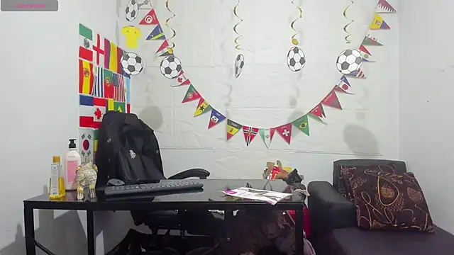 Snapshot of Miss_clarepocahose chatting on July 2, 2:11 am Miss clarepocahose online show from July 2, 2:11 am