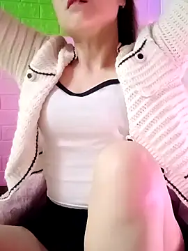 Snapshot of Lily-ross22 chatting on February 1, 4:55 am Lily-ross22 online show from February 1, 4:55 am