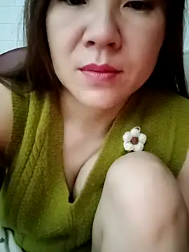 Snapshot of Lily-ross22 chatting on February 22, 11:58 pm Lily-ross22 online show from February 22, 11:58 pm