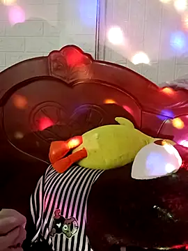 Snapshot of Lily-ross22 chatting on February 25, 4:27 pm Lily-ross22 online show from February 25, 4:27 pm