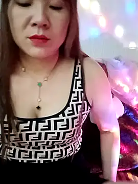 Snapshot of Lily-ross22 chatting on February 27, 4:29 pm Lily-ross22 online show from February 27, 4:29 pm