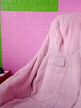 Snapshot of Lily-ross22 chatting on March 2, 2:03 am Lily-ross22 online show from March 2, 2:03 am