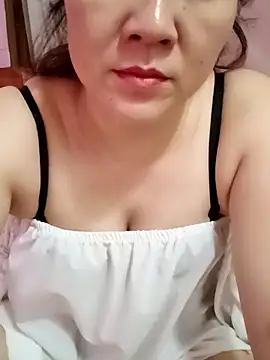 Snapshot of Lily-ross22 chatting on June 27, 3:50 pm Lily-ross22 online show from June 27, 3:50 pm