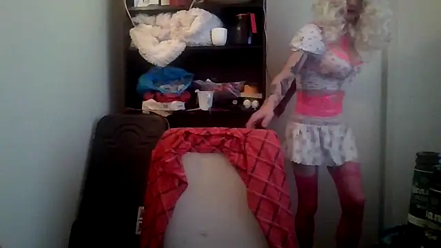 Snapshot of chantal1212 chatting on November 24, 10:48 am chantal1212 online show from November 24, 10:48 am