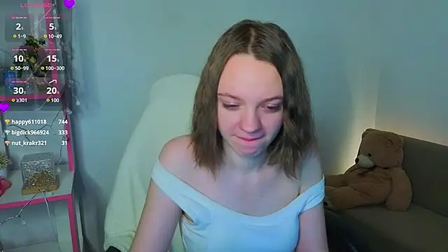 Olivia Riesz online show from February 3, 6:40 am