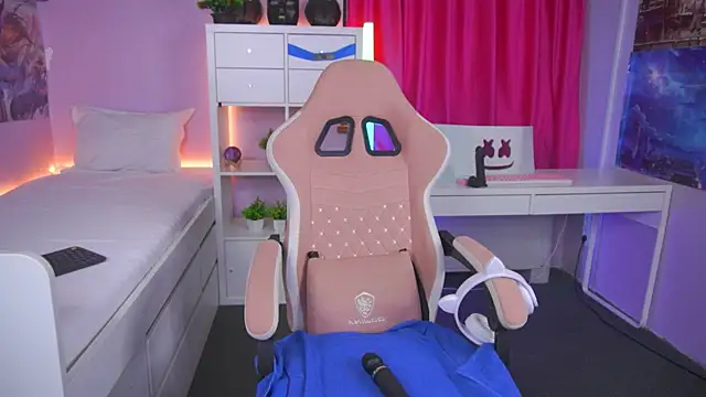 Snapshot of Sunny_Glow chatting on November 27, 5:53 am Sunny Glow online show from November 27, 5:53 am