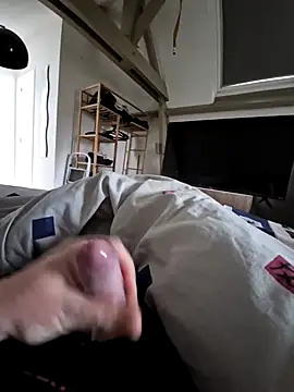 Mangeur44  online show from May 5, 4:26 pm