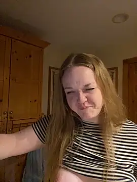 Snapshot of SmirkFans chatting on February 7, 1:09 am SmirkFans online show from February 7, 1:09 am