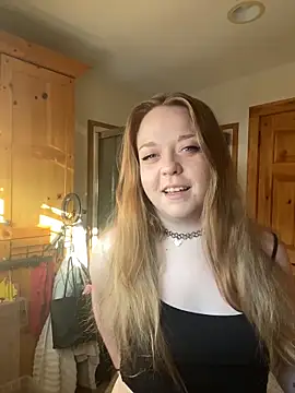 Snapshot of SmirkFans chatting on February 17, 9:21 pm SmirkFans online show from February 17, 9:21 pm