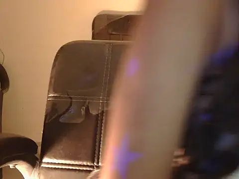 cute mahira online show from December 4, 7:11 pm