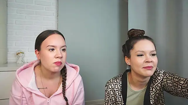 VirginiaRowe online show from January 6, 1:59 pm