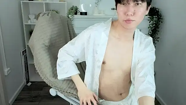 Snapshot of YugoAsian chatting on February 20, 12:27 pm YugoAsian online show from February 20, 12:27 pm