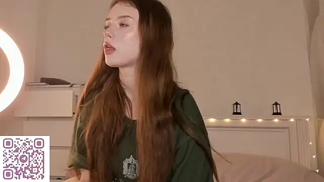 AmyForYouu online show from December 22, 8:06 pm