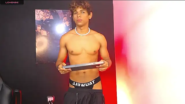 LiamVibes212 online show from January 14, 1:06 pm