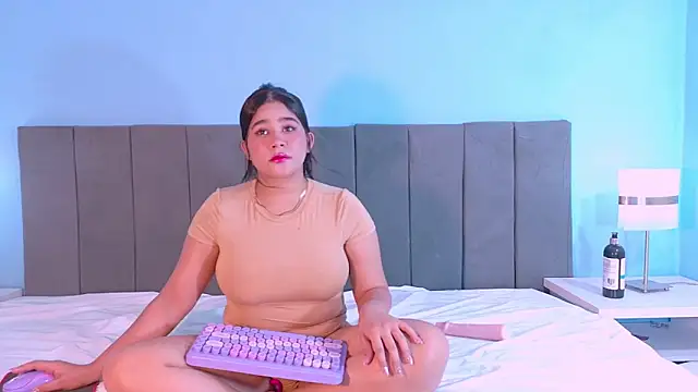 Lizz Bunny online show from April 21, 1:29 am