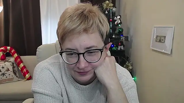 Snapshot of ChristinaRainforce chatting on November 26, 7:20 am ChristinaRainforce online show from November 26, 7:20 am