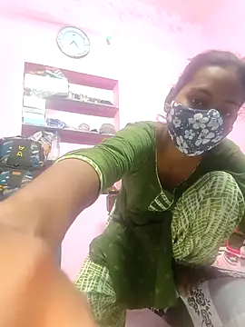 Hot Naira  online show from November 28, 1:47 pm