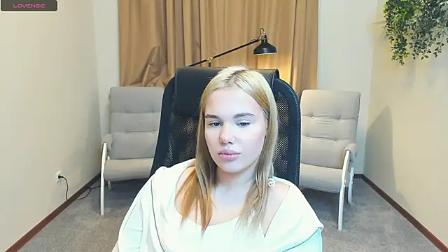 CorrineSchrodt online show from November 25, 12:49 pm