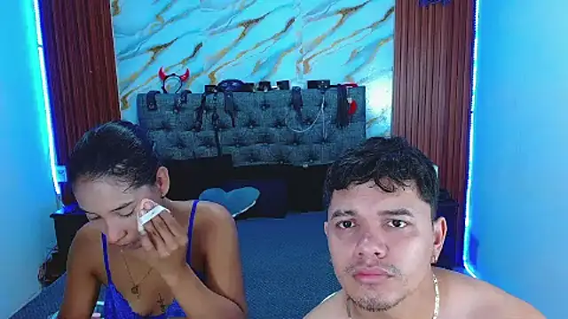 Snapshot of Meryandcris chatting on February 13, 6:20 am Meryandcris online show from February 13, 6:20 am