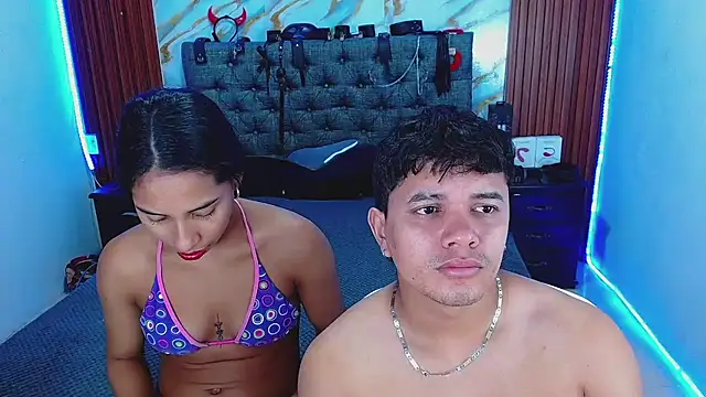 Snapshot of Meryandcris chatting on February 20, 7:21 am Meryandcris online show from February 20, 7:21 am