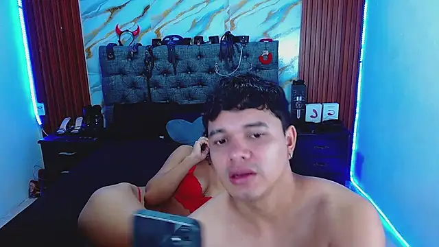 Snapshot of Meryandcris chatting on February 27, 5:29 am Meryandcris online show from February 27, 5:29 am