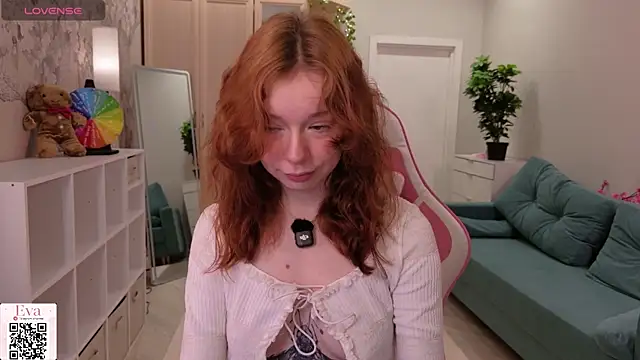 Snapshot of eva_aria chatting on June 12, 1:04 am eva aria online show from June 12, 1:04 am