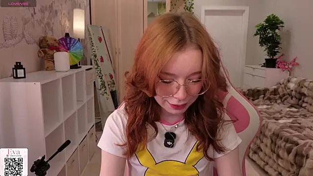 Snapshot of eva_aria chatting on June 29, 4:19 am eva aria online show from June 29, 4:19 am