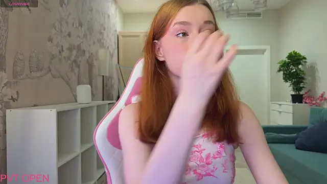 Snapshot of eva_aria chatting on July 20, 4:38 am eva aria online show from July 20, 4:38 am