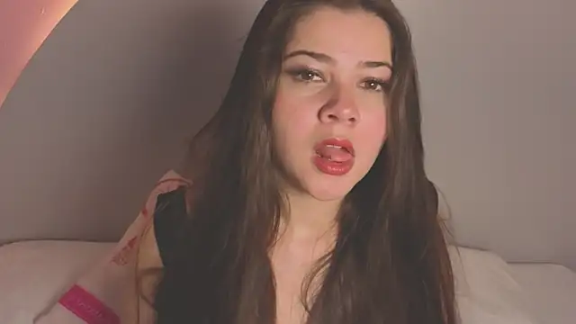 Snapshot of amyvans_ chatting on December 1, 10:04 pm amyvans online show from December 1, 10:04 pm