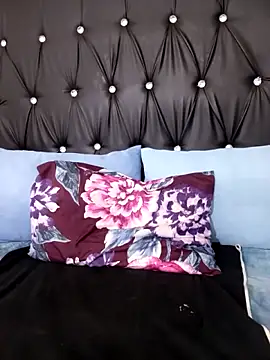 SavageHoney online show from April 4, 3:20 pm