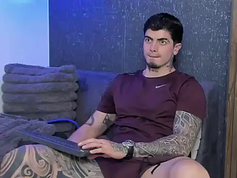 Snapshot of _mrcock__ chatting on June 17, 4:15 am mrcock online show from June 17, 4:15 am