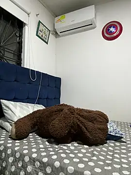 OliverWest04 online show from April 15, 9:16 am