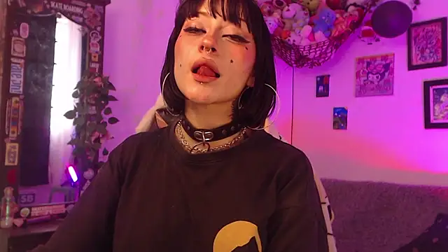 Layla quinn online show from January 10, 5:04 pm